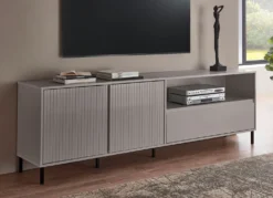 TV-Longboard mit aufwendiger Rillenfront