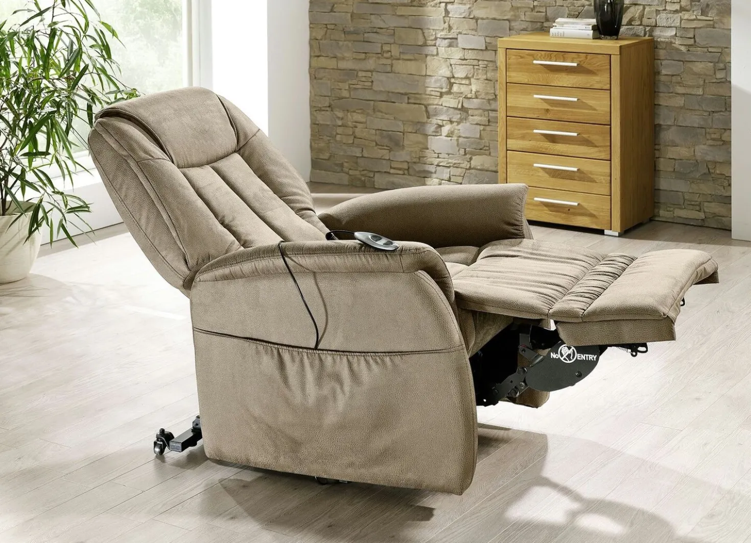 TV-Sessel mit Motor und Aufstehhilfe