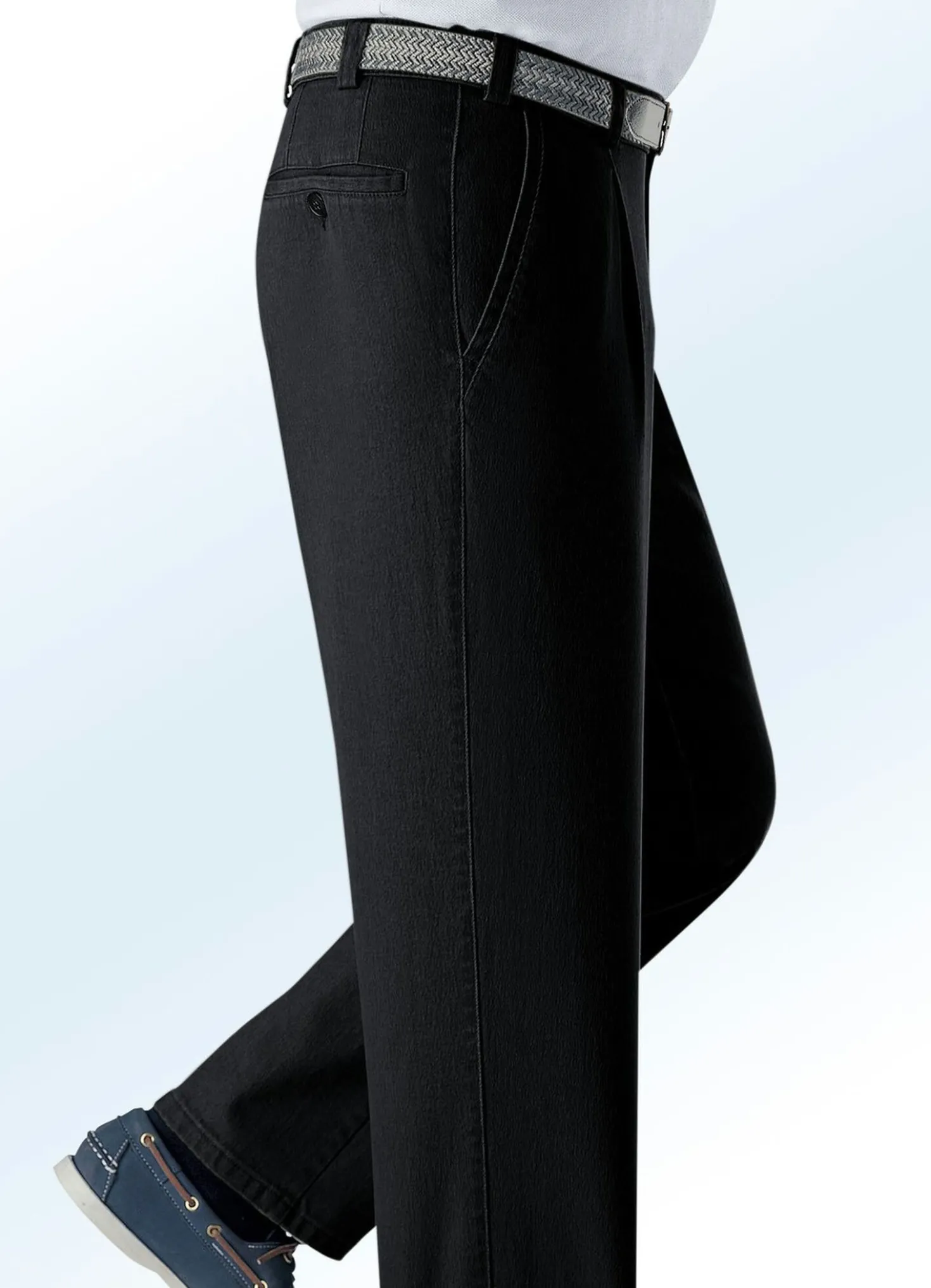 Unterbauch-Jeans mit Gürtel in 2 Farben