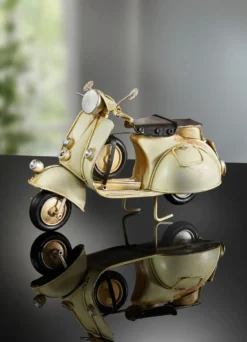 Vespa aus Metall