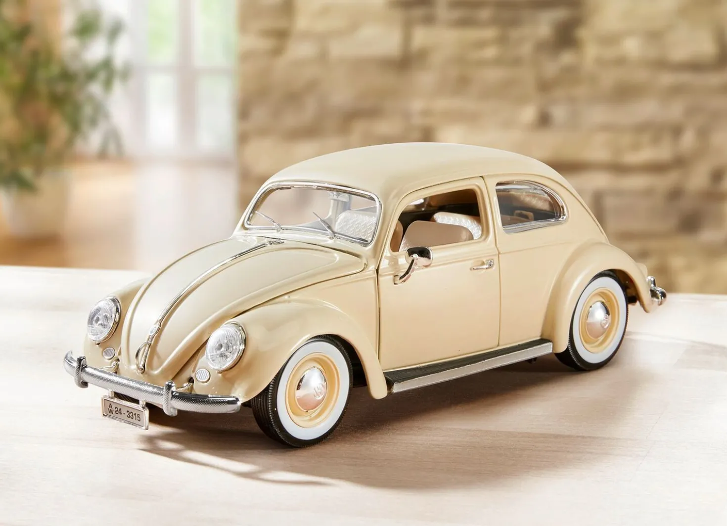 VW Käfer (1955) mit detailgetreuem Interieur