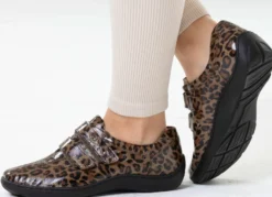 Waldläufer, bequeme Damen-Slipper, Weite H, mit herausnehmbarem Fußbett