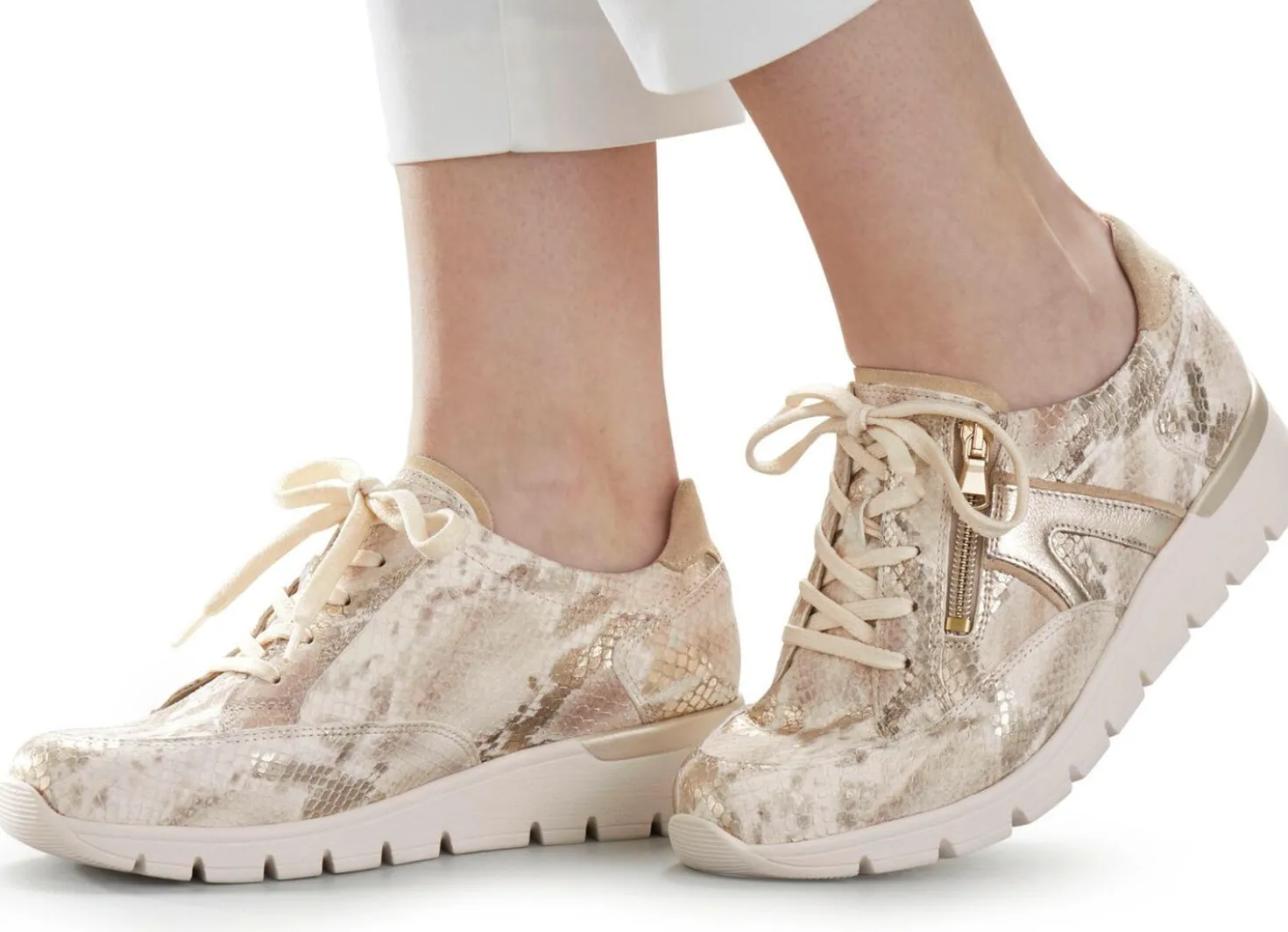 Waldläufer Schnürschuh aus interessantem Materialmix
