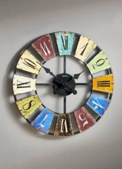 Wanduhr aus dem Hause AMS mit Metallgehäuse