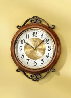Wanduhr im Nostalgie-Design