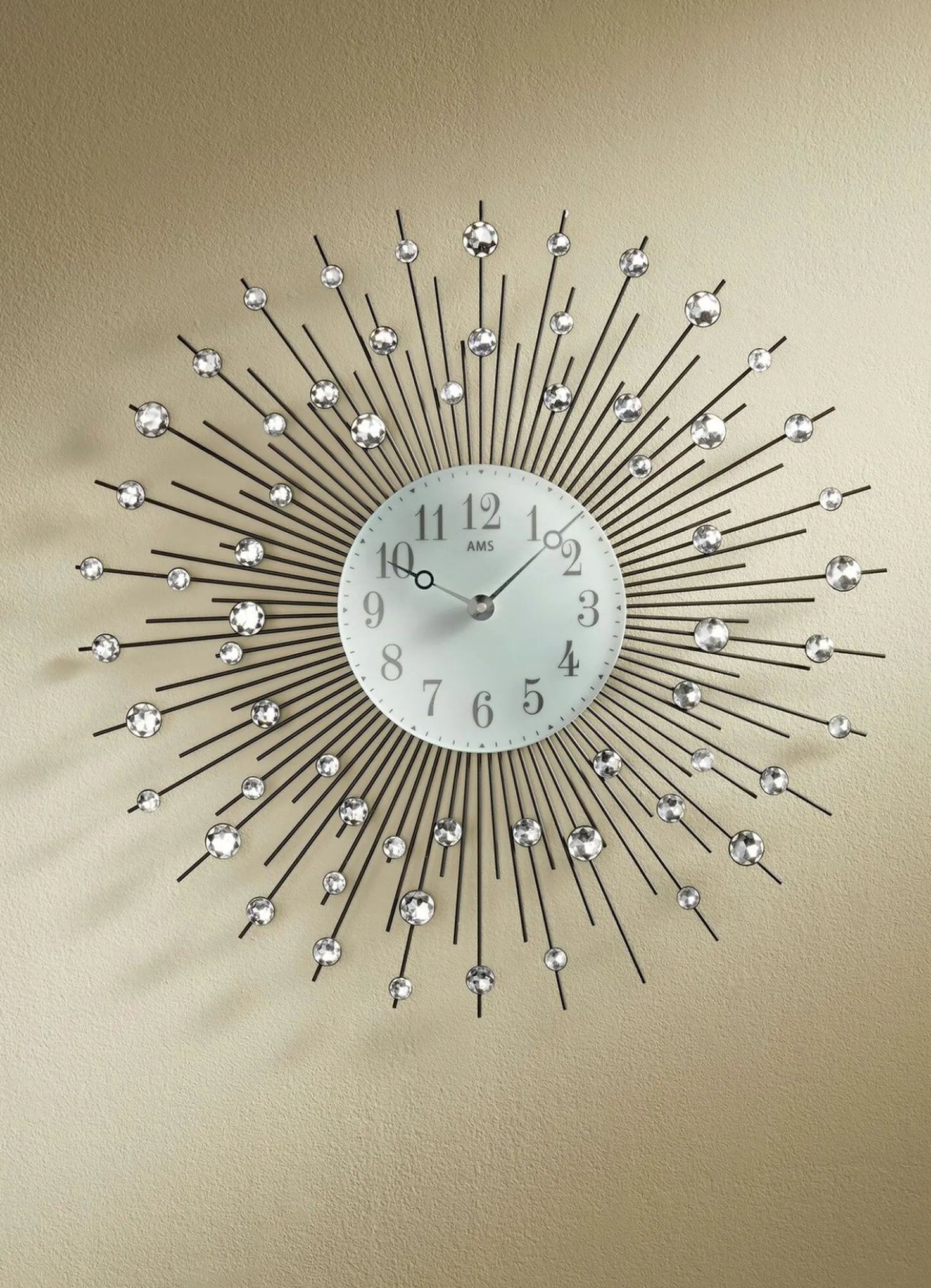 Wanduhr mit arabischen Ziffern