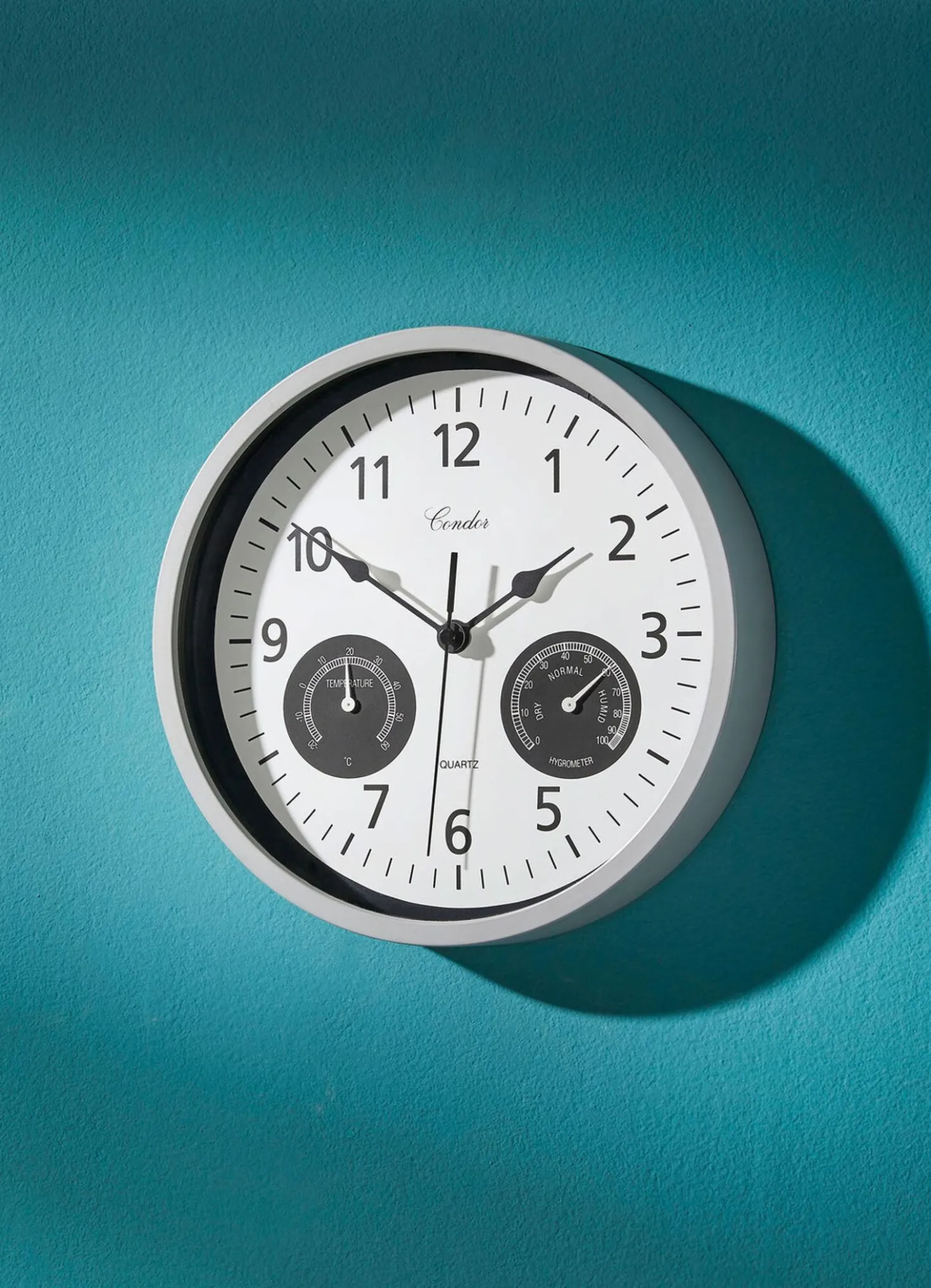 Wanduhr mit Thermometer und Hygrometer