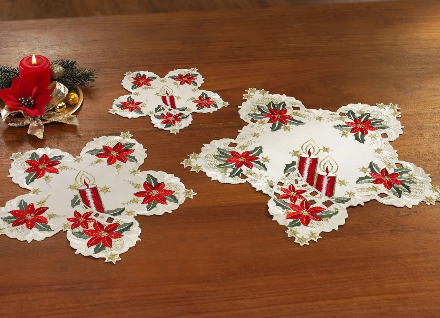 Weihnachtliche Tisch- und Raumdekoration