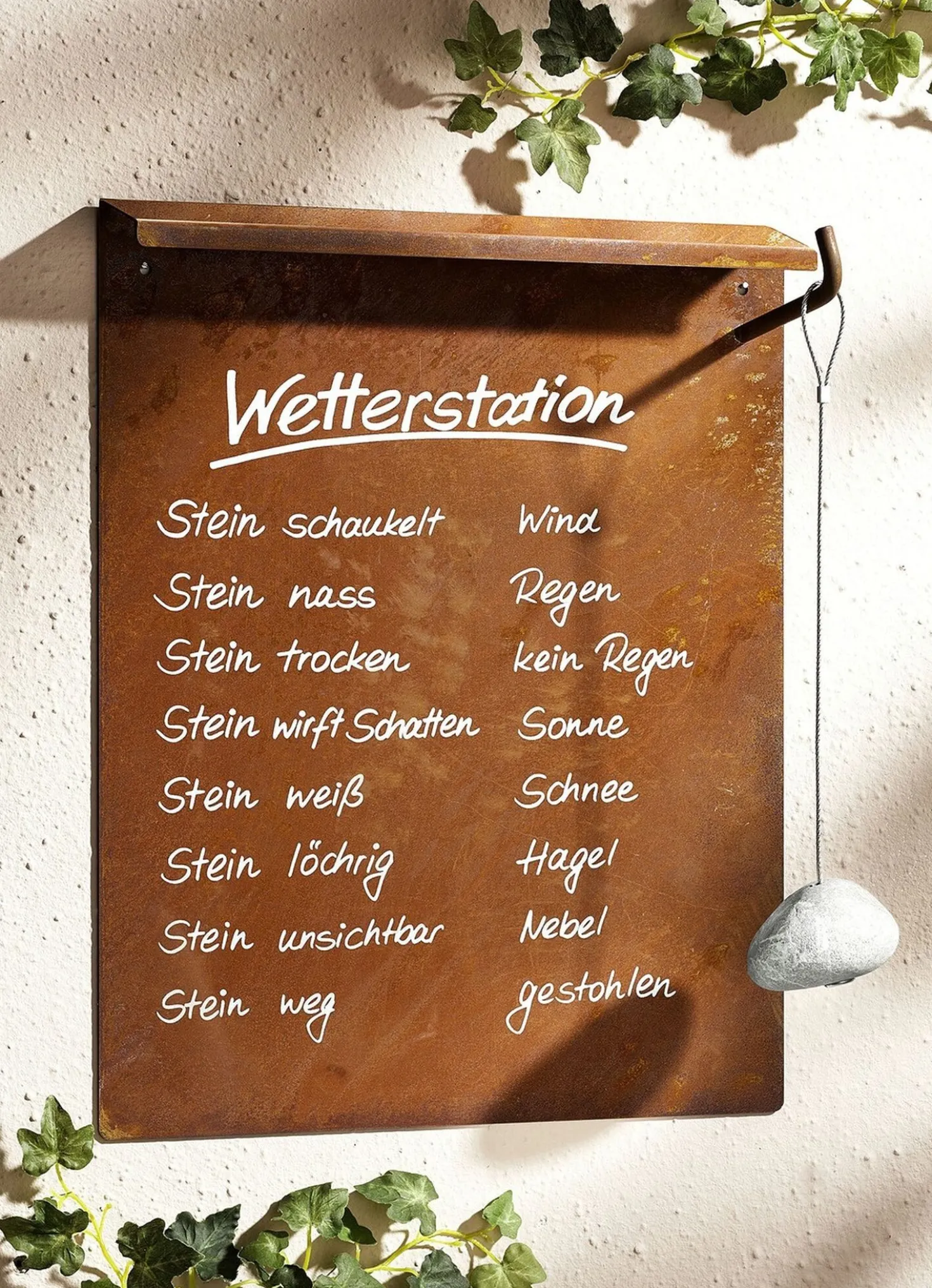 Wetterstation aus gerostetem Stahlblech