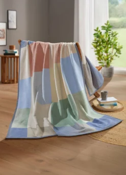 Wohndecke mit Veloursbandeinfassung