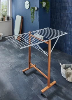 Wäscheständer aus massivem Holz