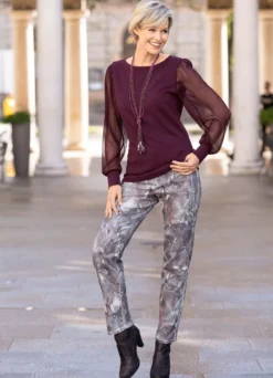 Wunderschön dessinierte Hose
