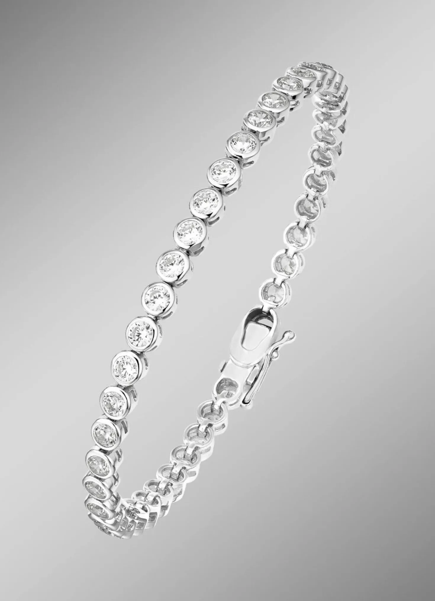 Zauberhaftes Armband mit synth. Zirkonia