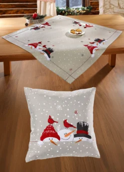 Zauberhafte Tisch- und Raumdekoration mit Schneemann-Motiven